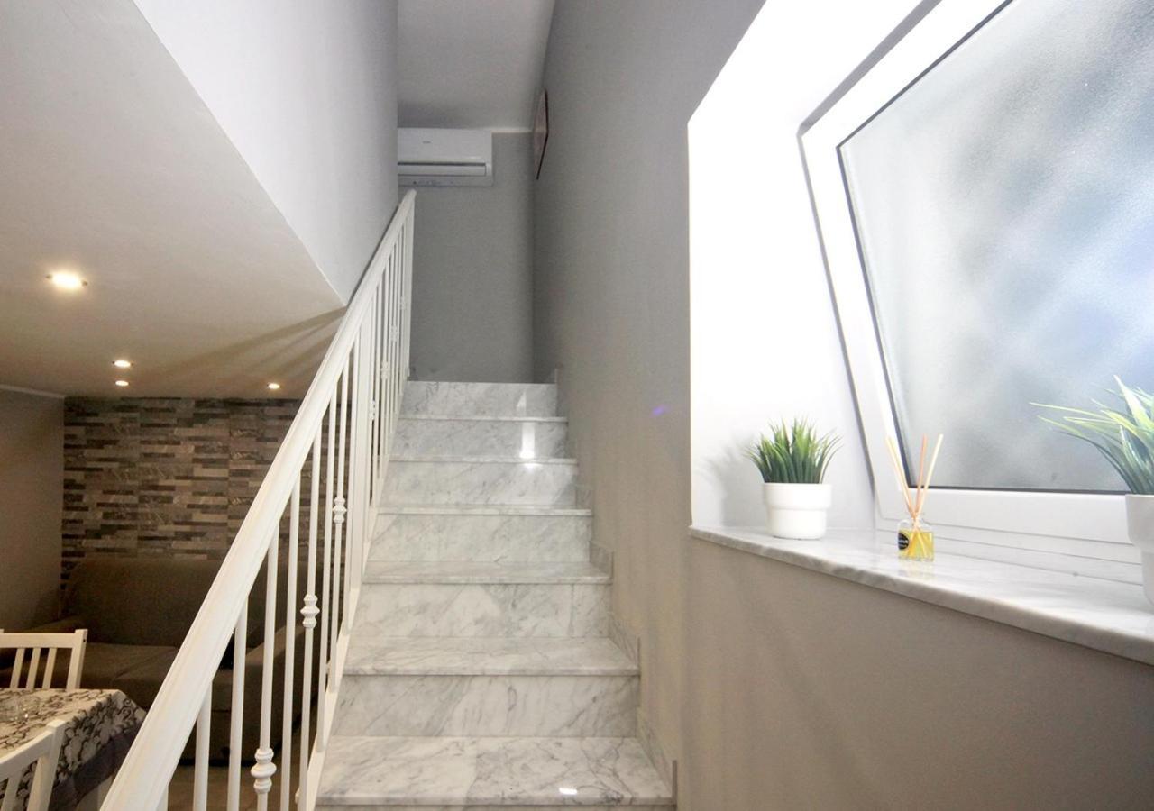 La Casa Di Helena Apartment เนเปิลส์ ภายนอก รูปภาพ