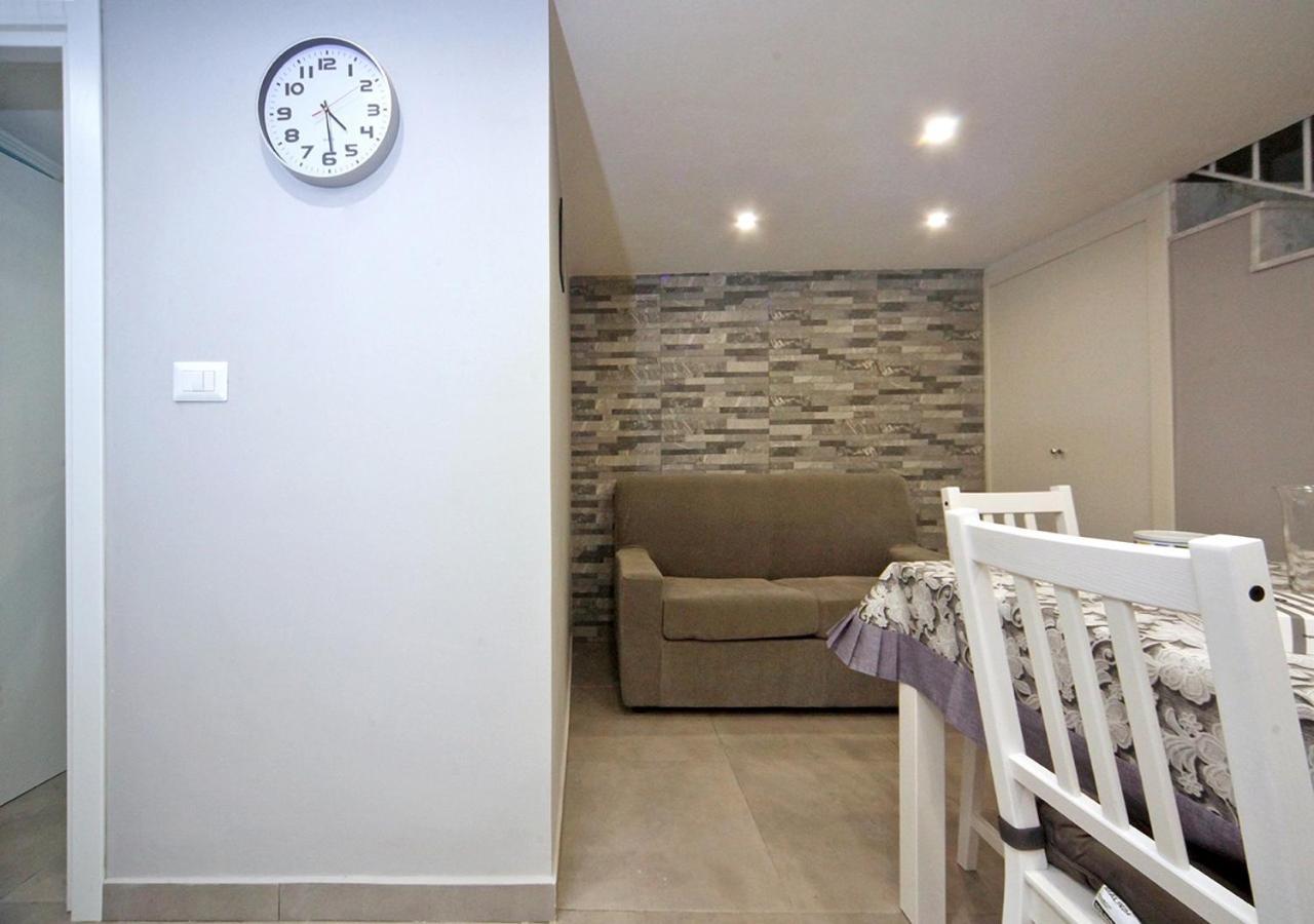 La Casa Di Helena Apartment เนเปิลส์ ภายนอก รูปภาพ
